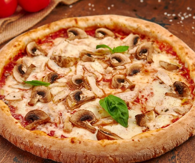 Пицца с курицей и грибами (23 см)