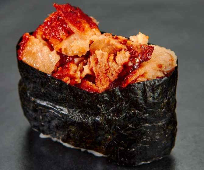 Гункан с угрем 